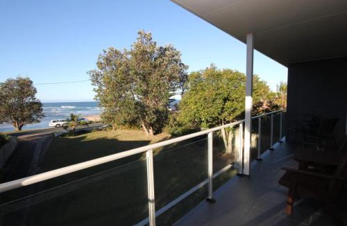 Lake Cathie Apartment | Beachfront 3