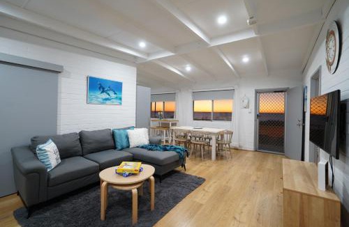 Quinns Rocks House | Beachfront 3BR Home with Stunning Ocean Views