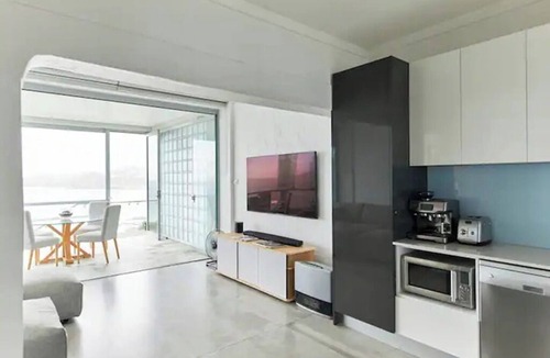 Bondi Beach Apartment | Beachfront Apartment on Bondi to Bronte walk
