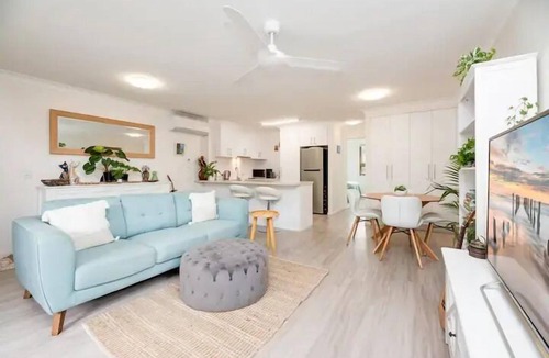 Sunshine Coast Apartment | Beachfront Beauty Alexandra Headland Mooloolaba by BOXXLA