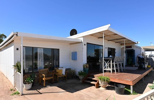 Flinders Ranges and Outback House | Beachfront Bliss with Stunning Eyre Peninsula Views