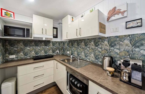 Burleigh Heads Apartment | Beachfront Burleigh Getaway!