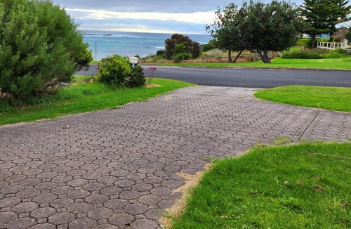 Marengo House | Beachfront House