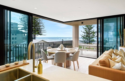Palm Beach Apartment | Beachfront Luxury Palm Beach