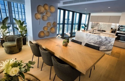 Surfers Paradise Apartment | Beachfront Luxury - Surfers Paradise