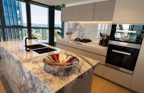 Surfers Paradise Apartment | Beachfront Luxury - Surfers Paradise