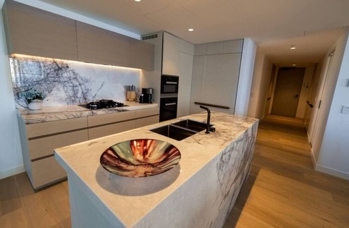 Surfers Paradise Apartment | Beachfront Luxury - Surfers Paradise