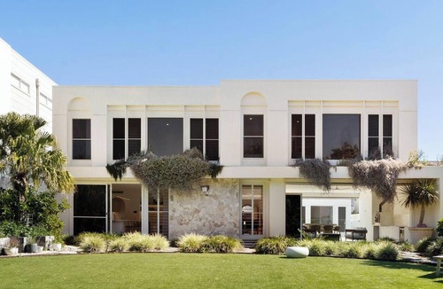 Kingscliff House | Beachfront Mediterranean Retreat