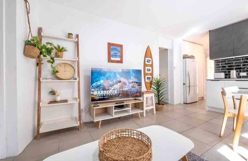 Miami Apartment | Beachfront North Burleigh Apt near Surf Club