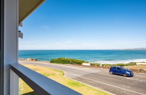 Port Elliot House | Beachfront Views at Southern Sands
