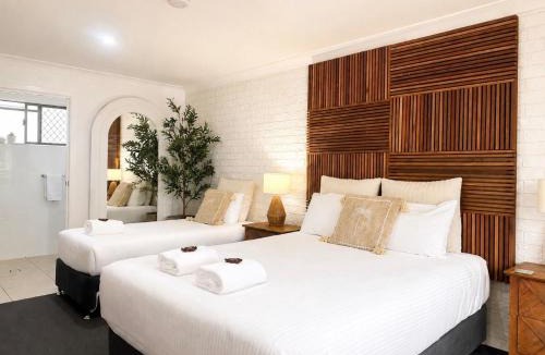 Beachmere Hotel | Beachmere Palms Motel