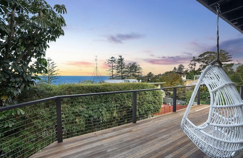 Coledale House | Beachouse Sharkies Opposite & Sea Views of Sharkies Beach