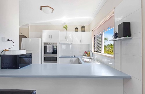 Torquay Apartment | Beachside 2-Bed Apt in Hervey Bay with Parking