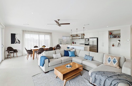 West Busselton Apartment | Beachside 880 beachfront luxury Apartment with Sunset views from the balcony.