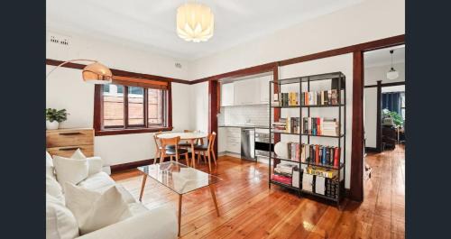 Coogee Apartment | Beachside abode - 150m to beach