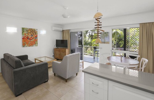 Clifton Beach Apartment | Beachside Apartment With Pool And Garden View!