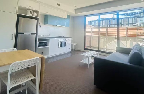 St Kilda Apartment | Beachside Modern Apartment Best St Kilda Location