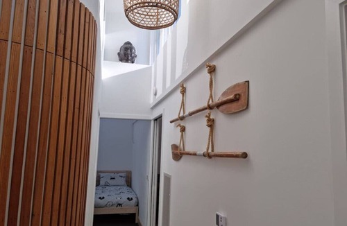 Rosebud House | Beachside Rosebud Retreat with *Wheelchair access*