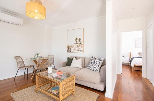 Parkdale House | Beachside Vibes 2 min stroll to Parkdale Beach