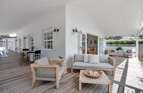 Vincentia House | 'Beachstone'- Soulful Seaside Escape Near the Sand