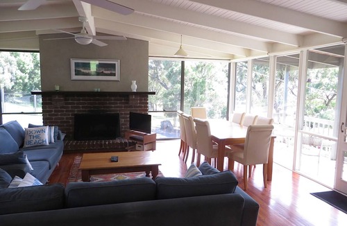 Lorne House | Beachview