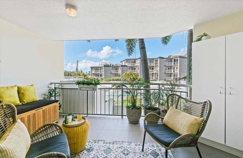 Alexandra Headland Apartment | Beautiful Beachside Escape