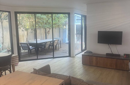 Randwick House | Beautiful family home next to parks and beaches