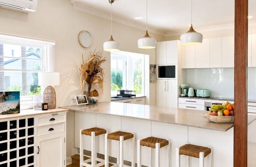 Freshwater House | Beautiful Hamptons style home, just a short walk from the Beach, shops & cafés.