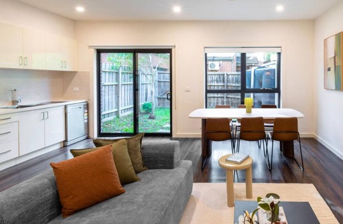 Clayton House | Beddoe Residence Stay Near Monash Uni