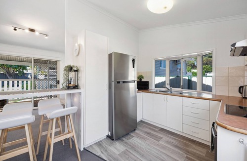 Bedford Villa | Bedford Oasis | Modern, Parking Near CBD & Airport