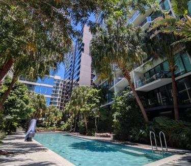 Newstead House | Bedroom with Private Bathroom in cozy shared appartment!