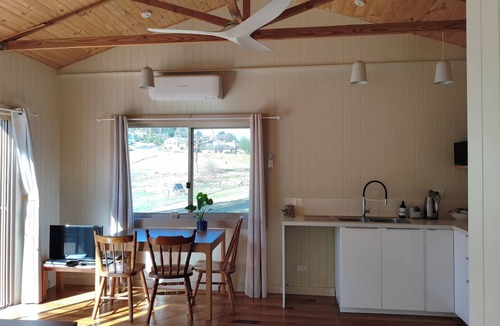 Bega Cottage | Bega Cottage, private space overlooking farm land 5 min walk to shops and cafes