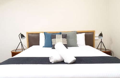 Preston Hotel | Bell Motel