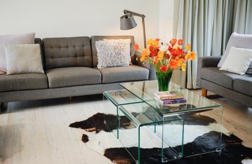 Kurrajong House | Bell View House -Fireplace- Base of Blue Mountains