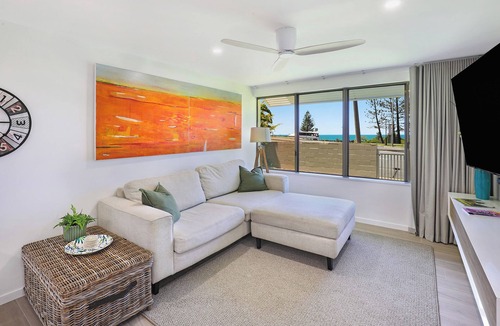 Sunshine Coast Apartment | Belladoo U2- Fully Renovated Beachfront Apartment