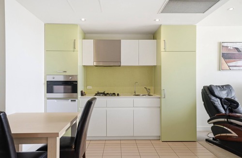 Glenelg Resort | Belle Escapes - City & Hills Horizon at The Bay