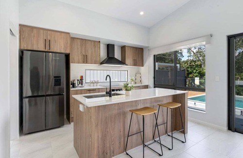 Trinity Beach House | Belle Escapes The Trio In Trinity