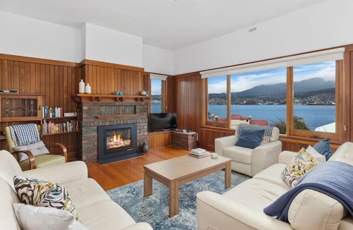 Bellerive House | Bellerive Bluff Magic - A Tranquil Panoramic Escape