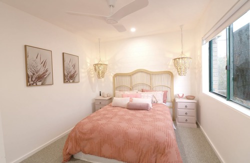 Merimbula Apartment | Bellvilla - Kingfisher: 5 bedroom upstairs and downstairs