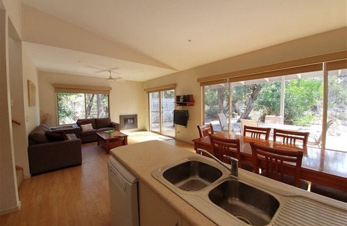 Forge Creek Apartment | Beluga - 1 Nt(waterfront)