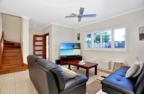 Hawks Nest House | Bennetts Beach Townhouse