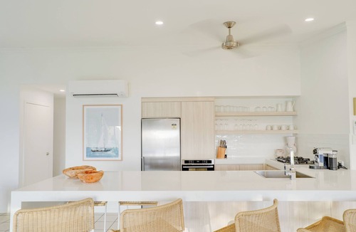Hamilton Island Apartment | Best View On Hamilton Island. Savings on short stays. Check out dates.