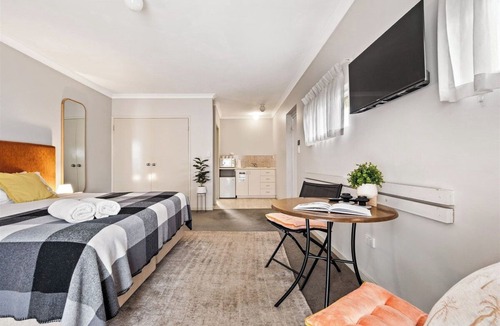 Margaret River Apartment | Bette Escape 21—Stay in Margaret River Town Centre