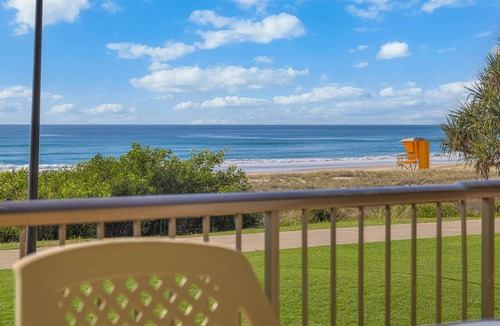 Bilinga Apartment | Bilinga Beach 4 - Absolute Beachfront