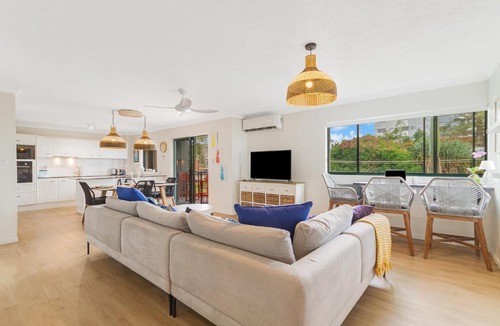 Bilinga Apartment | Bilinga Bliss - Luxury beachfront apartment