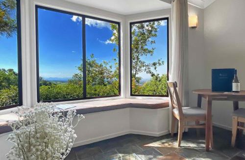 Mount View Apartment | Bimbadeen Estate Villa 2