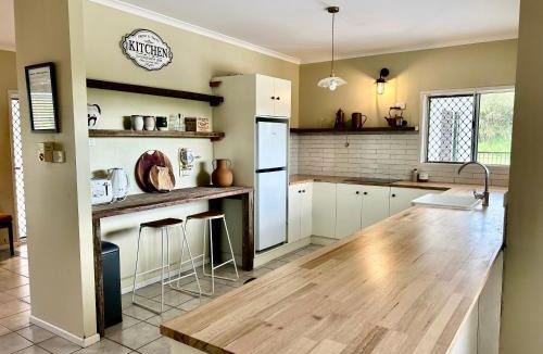 Mareeba Cabin | Birds Heaven Mareeba SG