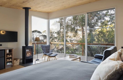 McCrae Apartment | Birdsong