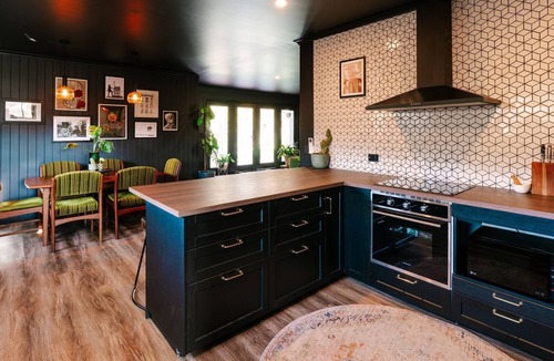 Bright House | Black Diamond - Pet Friendly, Magnesium Spa