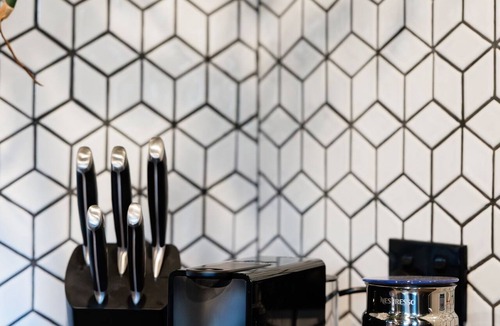 Bright House | Black Diamond - Pet Friendly, Magnesium Spa
